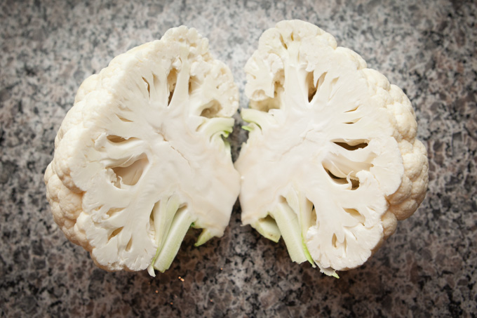 Methods to cut up cauliflower for vegetarian recipe