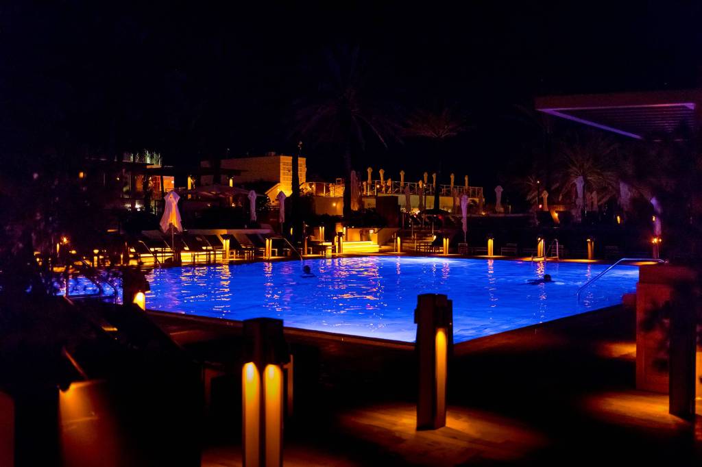 Miami Beach Hotel Photography Twilight views poolside - 07